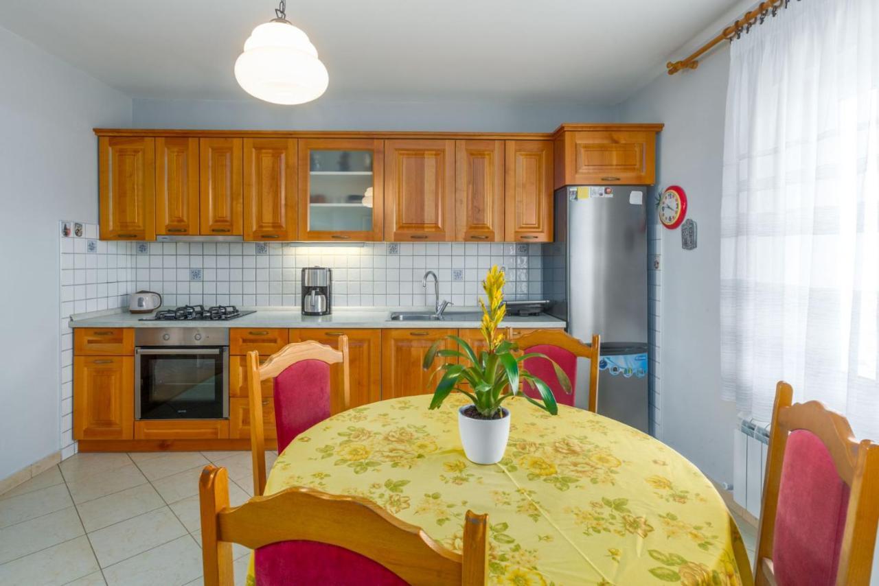 Lovely House Lindi In ポレッチ エクステリア 写真