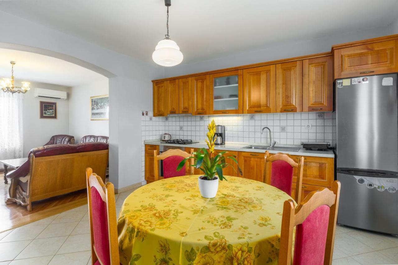 Lovely House Lindi In ポレッチ エクステリア 写真