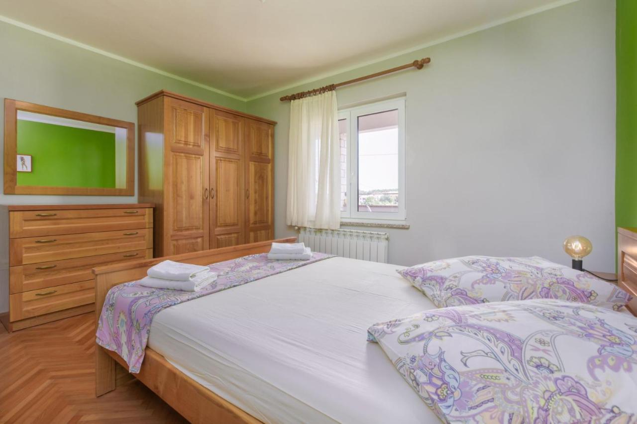 Lovely House Lindi In ポレッチ エクステリア 写真