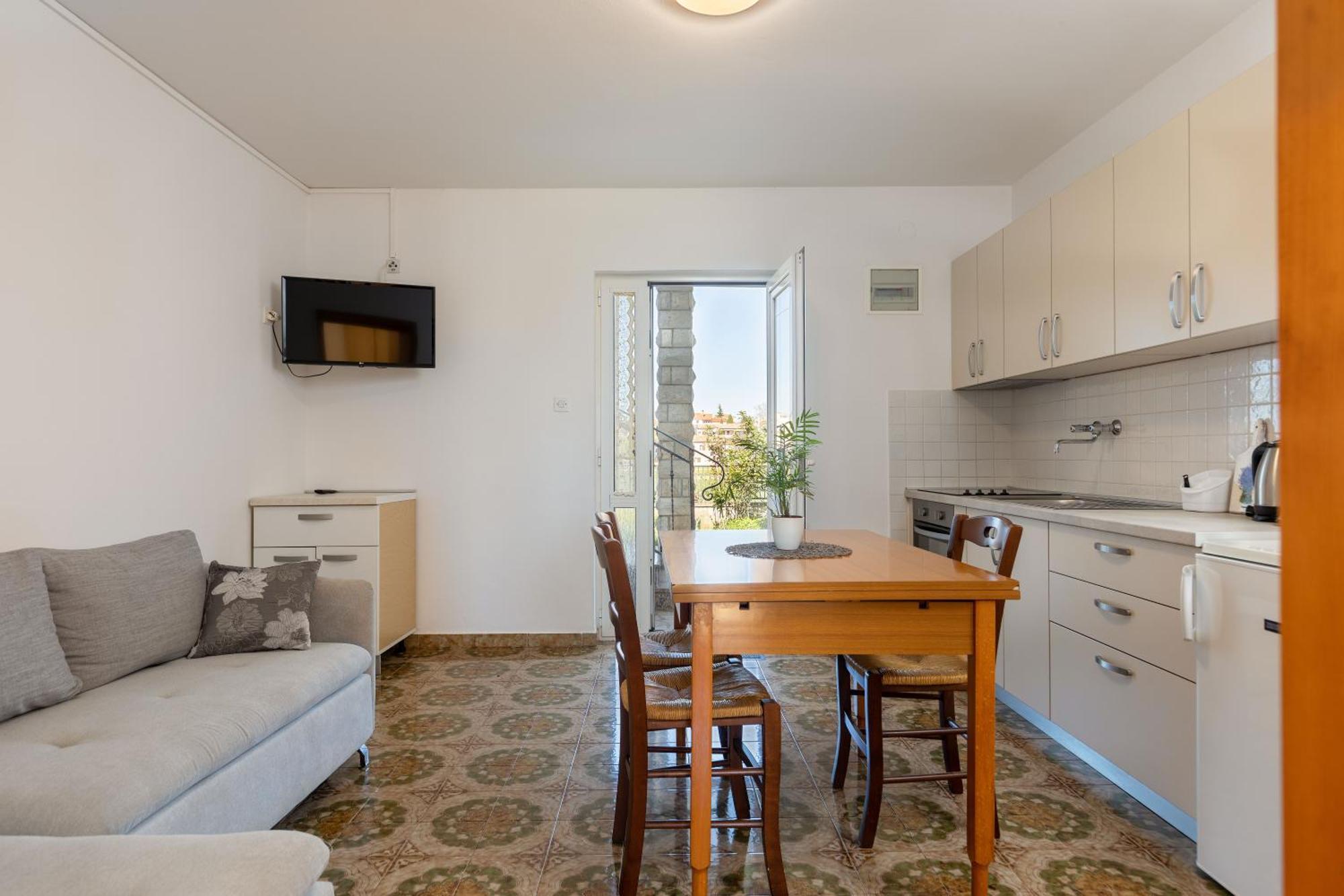 Lovely House Lindi In ポレッチ エクステリア 写真
