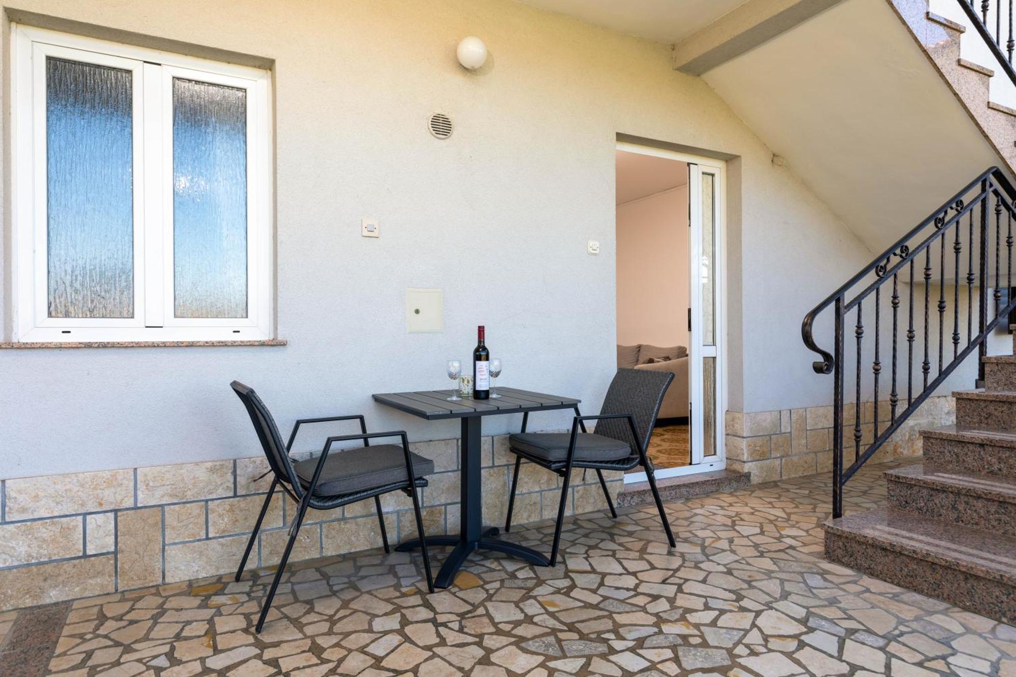 Lovely House Lindi In ポレッチ エクステリア 写真